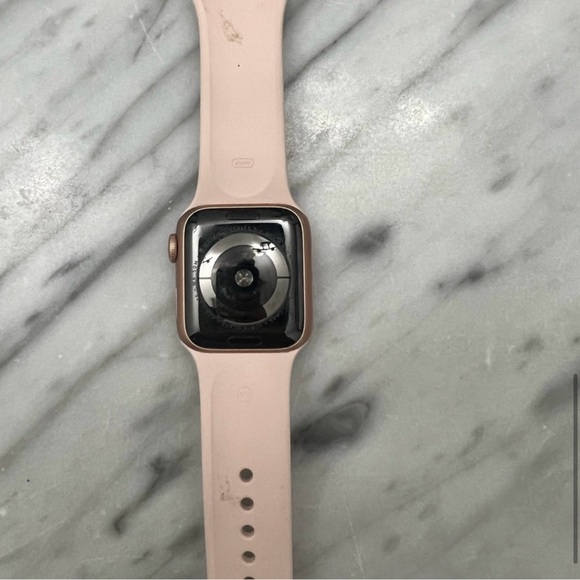 Apple watch series 4 40mm gps and cellular - Picture 8 of 9